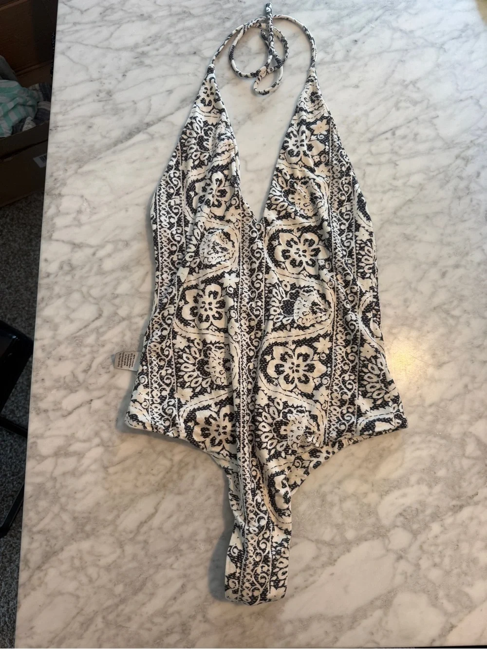 Novella Royale Bodysuit - Picture 1 of 3